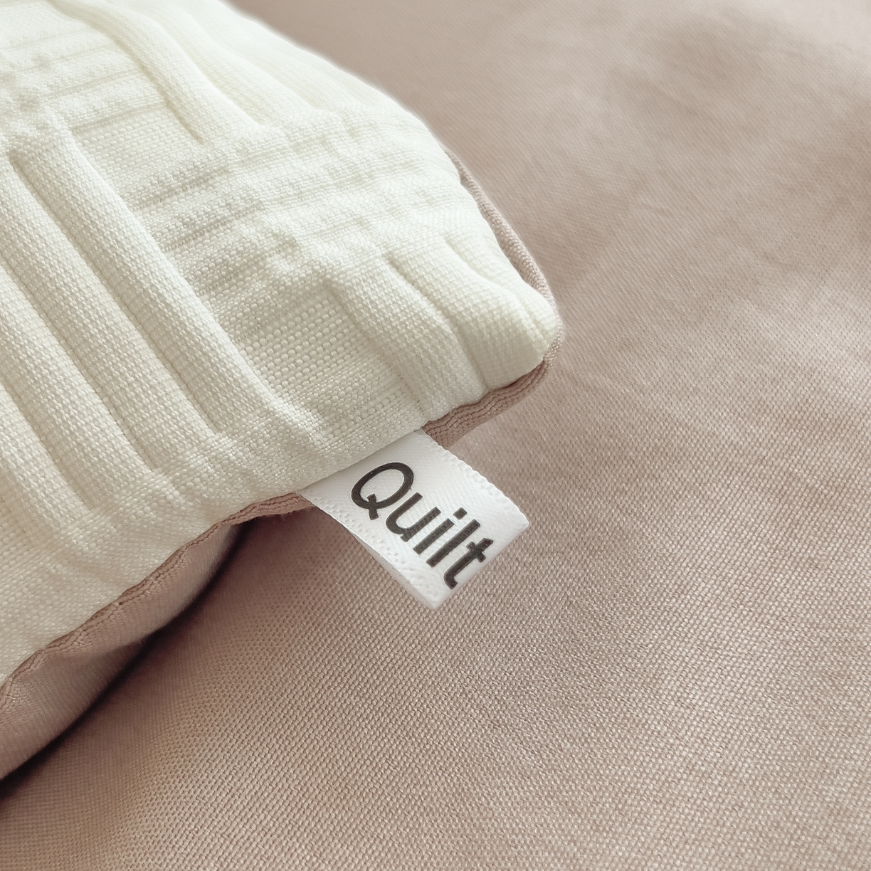 91家纺网 家纺一手货源 找家纺 好尚居 2026新款烫画华夫格冬被 双拼款☀白拼卡其