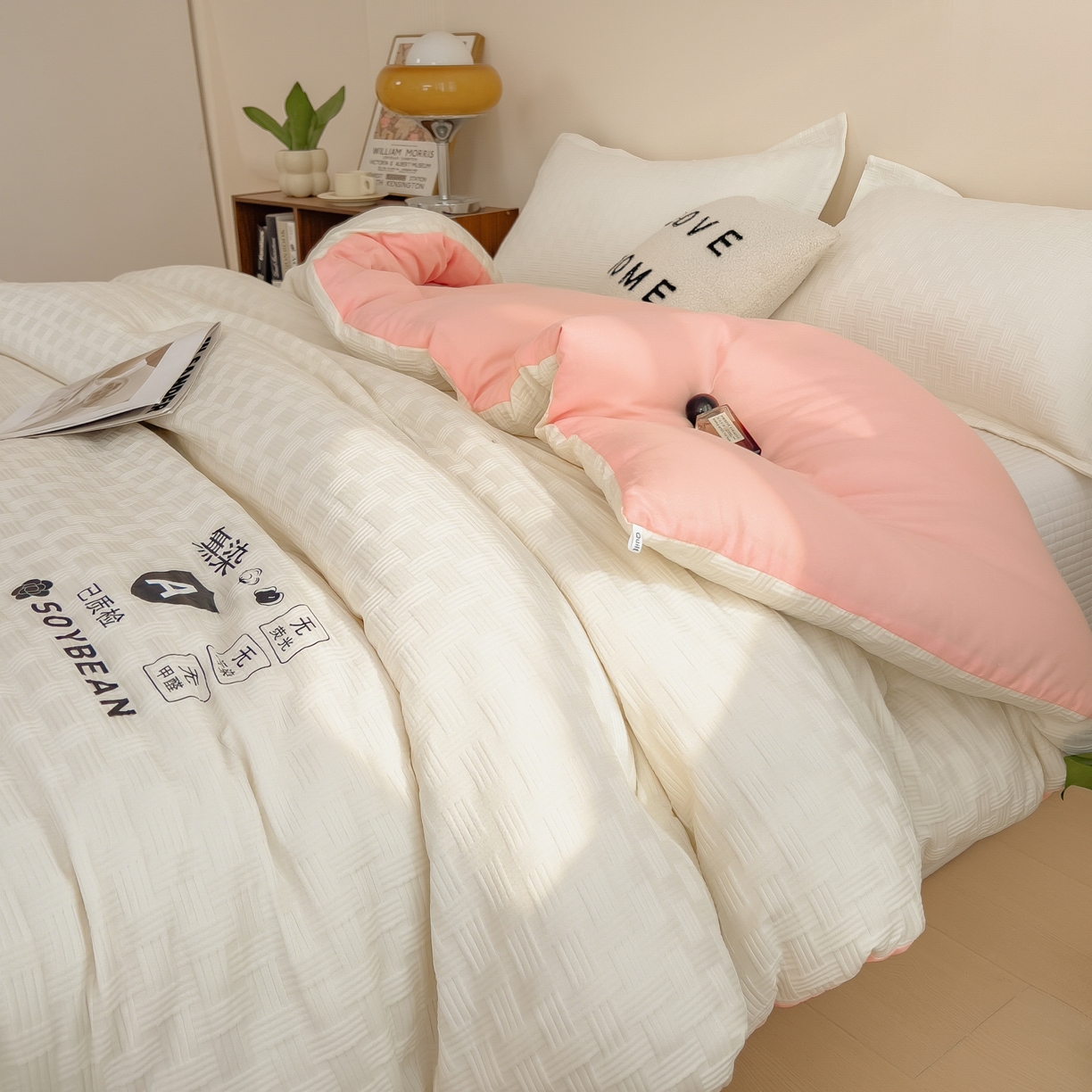 91家纺网 家纺一手货源 找家纺 好尚居 2026新款烫画华夫格冬被 双拼款☀白拼粉色