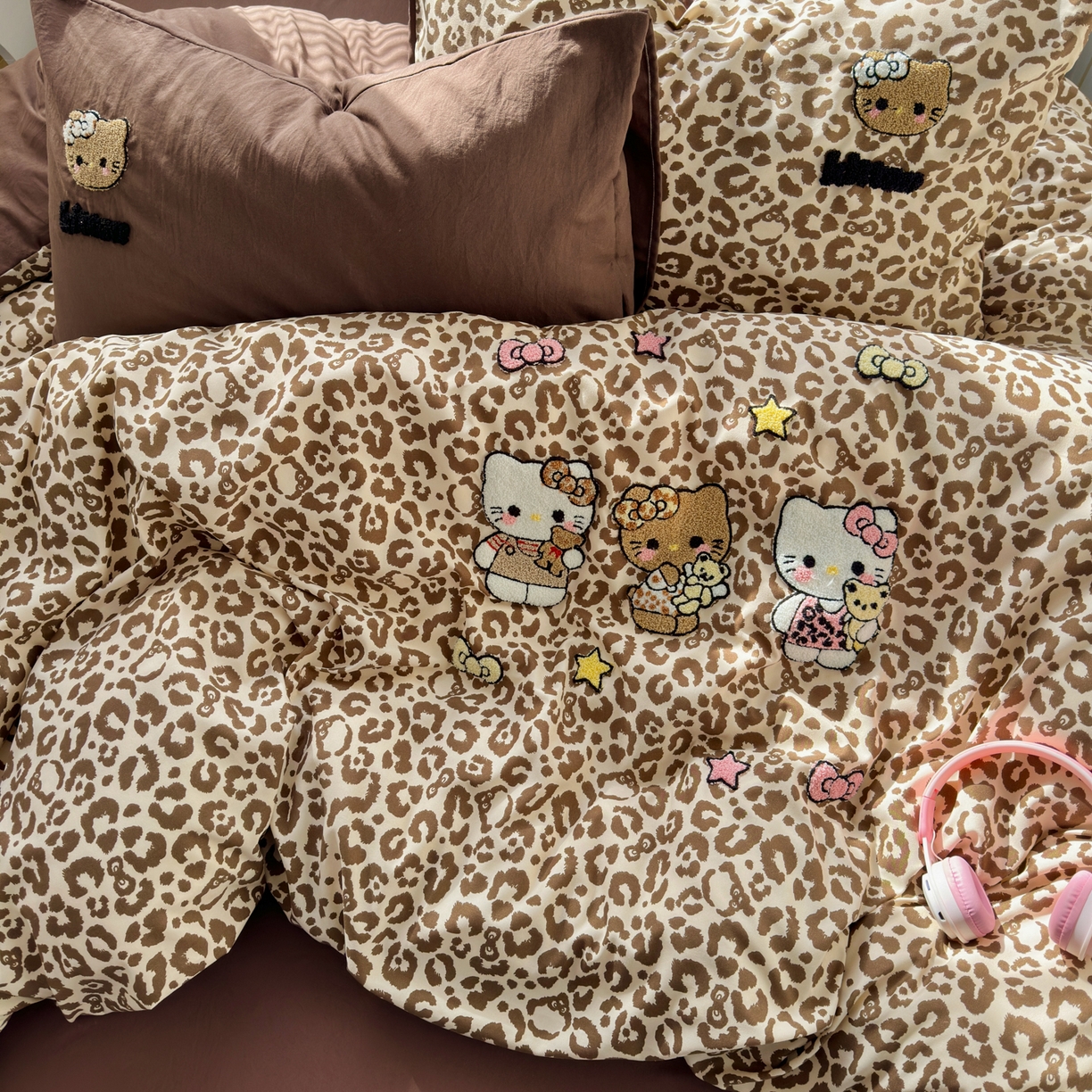 91家纺网 家纺一手货源 找家纺 （总）一霖家纺 2026新款云朵棉毛巾绣小清新猫咪系列四件套