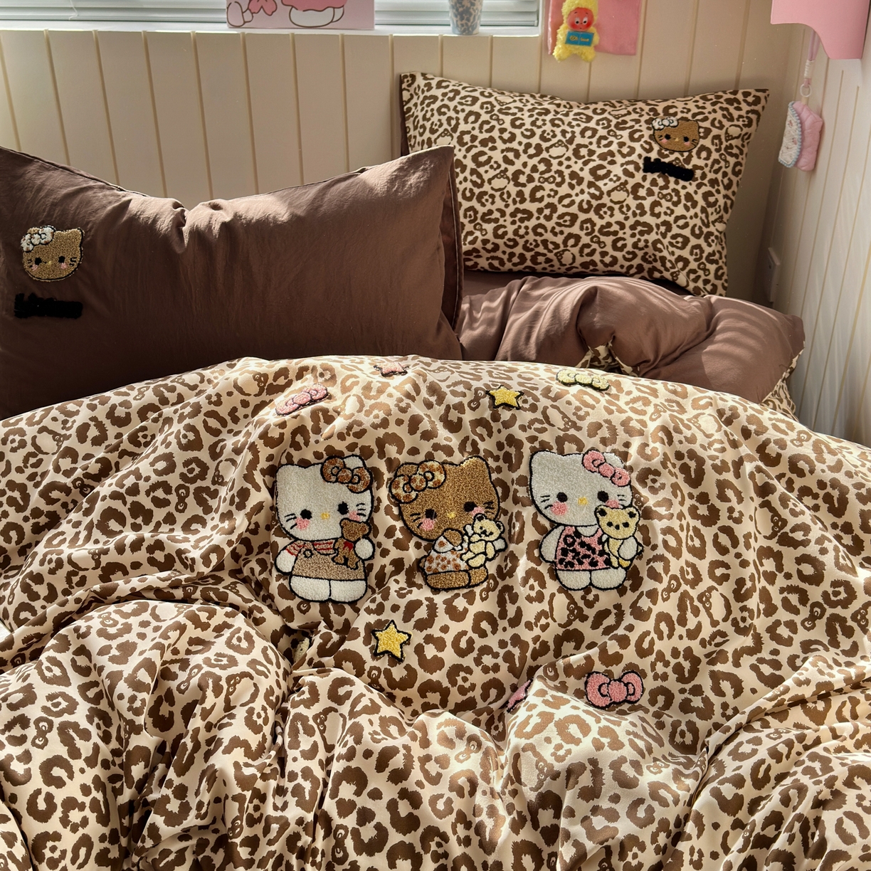 91家纺网 家纺一手货源 找家纺 （总）一霖家纺 2026新款云朵棉毛巾绣小清新猫咪系列四件套