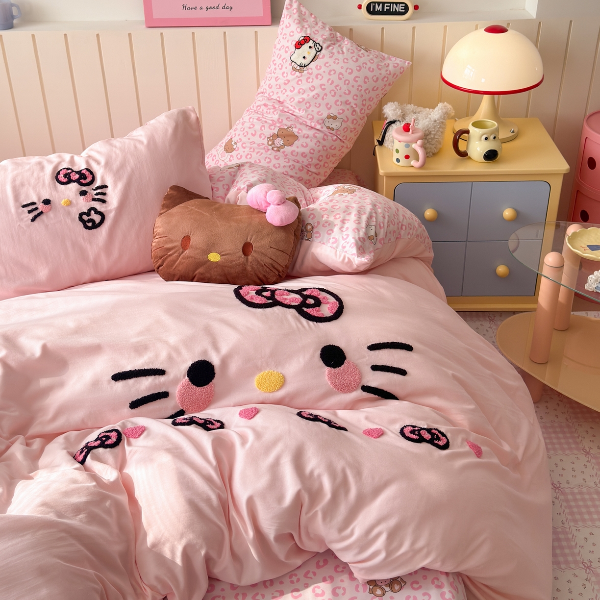 91家纺网 家纺一手货源 找家纺 一霖家纺 2026新款云朵棉毛巾绣小清新猫咪系列四件套 可爱猫咪粉