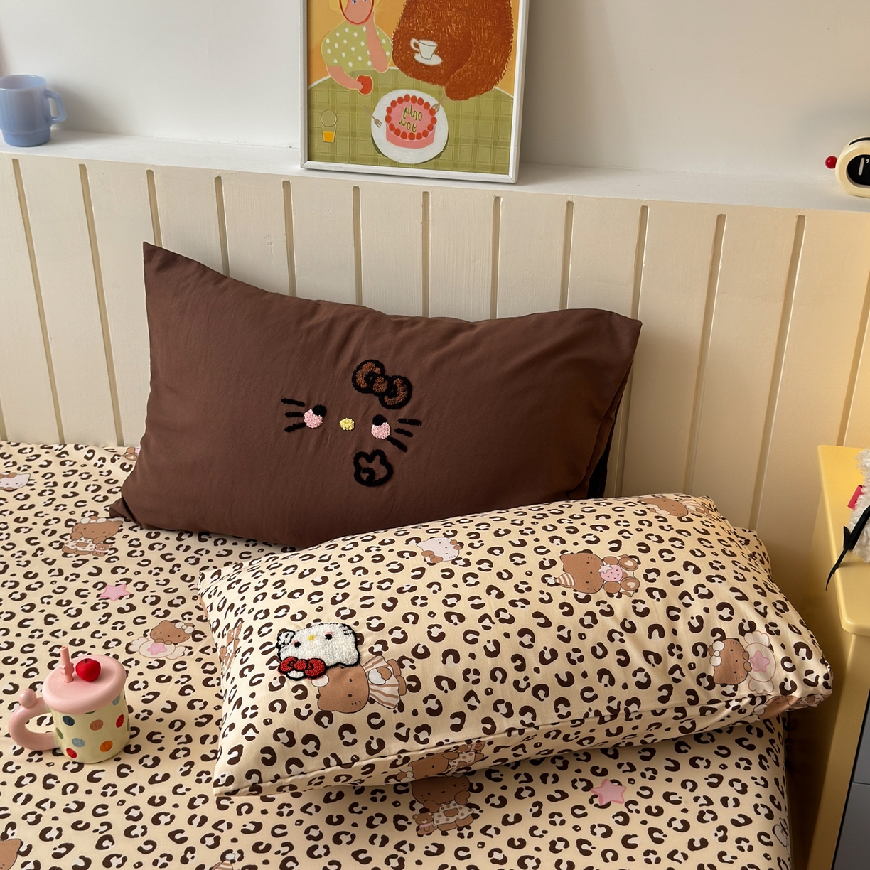 91家纺网 家纺一手货源 找家纺 一霖家纺 2026新款云朵棉毛巾绣小清新猫咪系列四件套 可爱猫咪咖