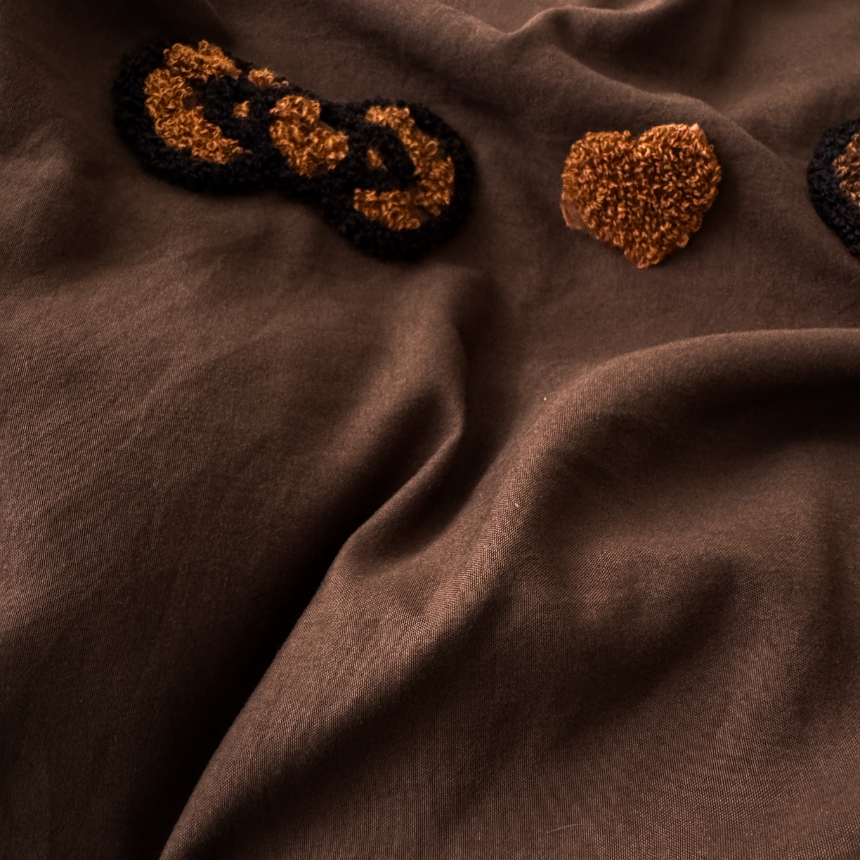 91家纺网 家纺一手货源 找家纺 一霖家纺 2026新款云朵棉毛巾绣小清新猫咪系列四件套 可爱猫咪咖