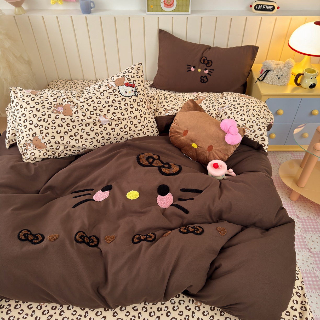 91家纺网 家纺一手货源 找家纺 一霖家纺 2026新款云朵棉毛巾绣小清新猫咪系列四件套 可爱猫咪咖