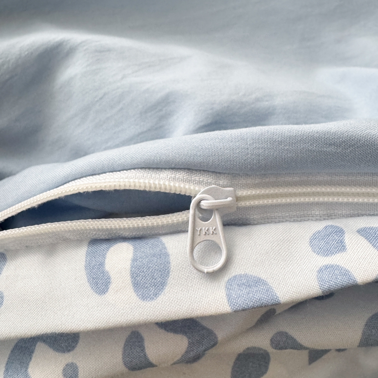 91家纺网 家纺一手货源 找家纺 一霖家纺 2026新款云朵棉毛巾绣小清新猫咪系列四件套 可爱猫咪蓝