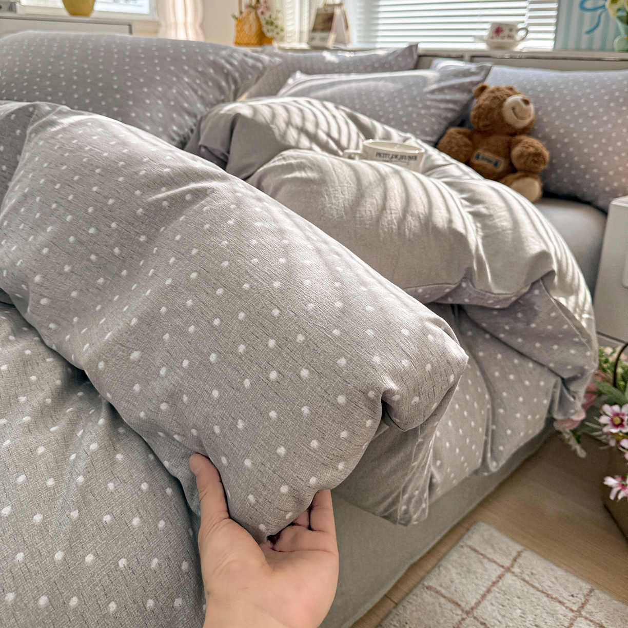 91家纺网 家纺一手货源 找家纺 名品家纺 2026新款软糯小露麻棉麻棉纱四件套 提供买家秀 灰羽星点