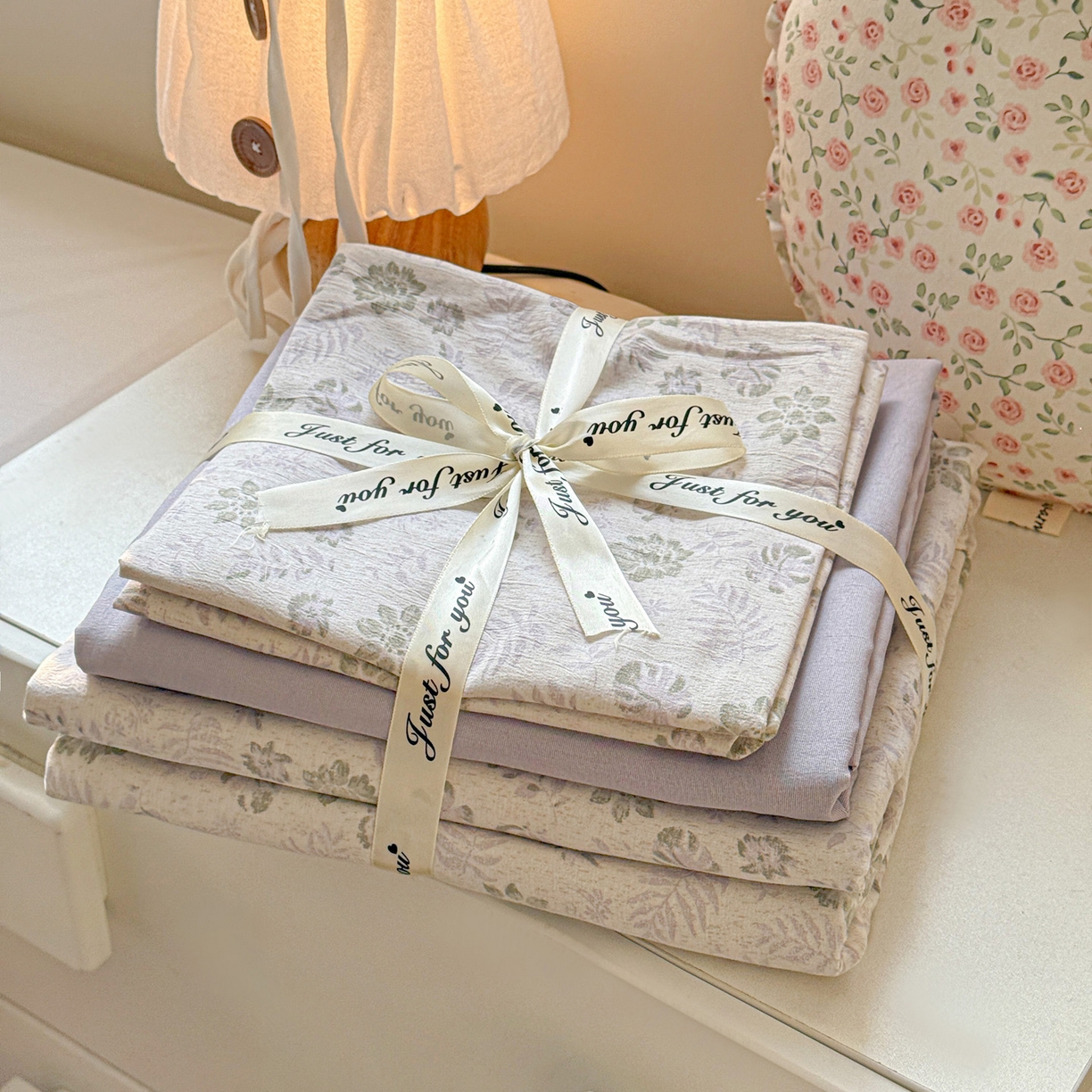 91家纺网 家纺一手货源 找家纺 名品家纺 2026新款软糯小露麻棉麻棉纱四件套 提供买家秀 紫雾栖花