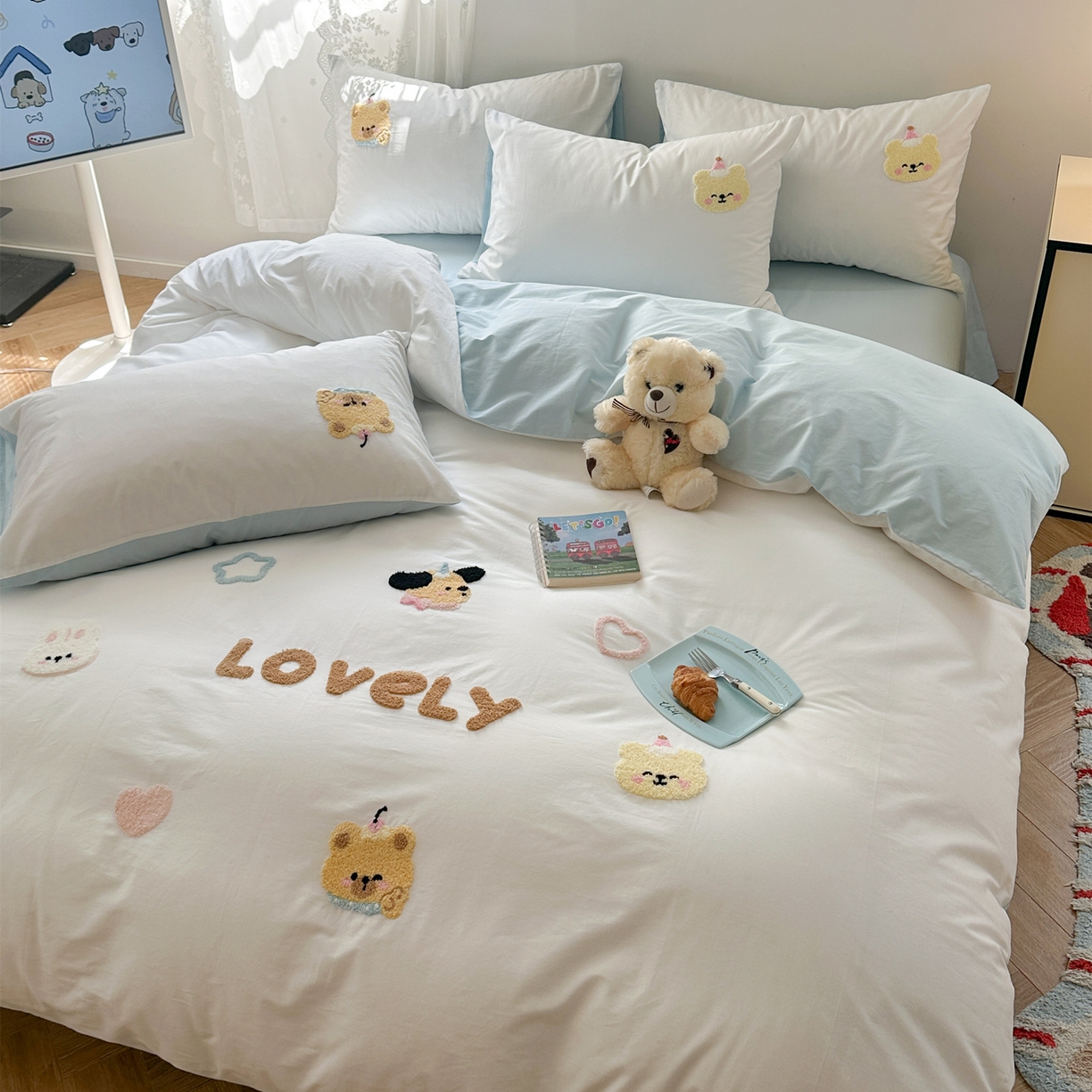 91家纺网 家纺一手货源 找家纺 丽涵家纺 2026新款50S全棉纯棉水洗棉毛巾绣花四件套幸运圣诞 动物乐园