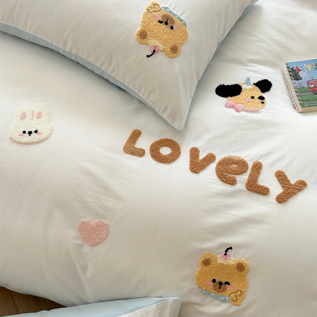 91家纺网 家纺一手货源 找家纺 丽涵家纺 2026新款50S全棉纯棉水洗棉毛巾绣花四件套幸运圣诞 动物乐园