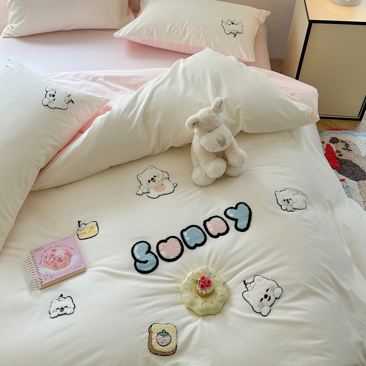 91家纺网 家纺一手货源 找家纺 丽涵家纺 2026新款50S全棉纯棉水洗棉毛巾绣花四件套幸运圣诞 可爱小狗-浅粉