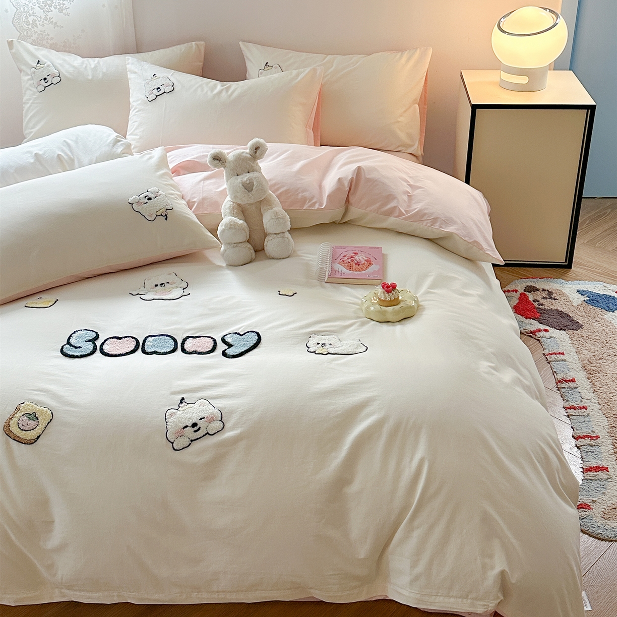 91家纺网 家纺一手货源 找家纺 丽涵家纺 2026新款50S全棉纯棉水洗棉毛巾绣花四件套幸运圣诞 可爱小狗-浅粉