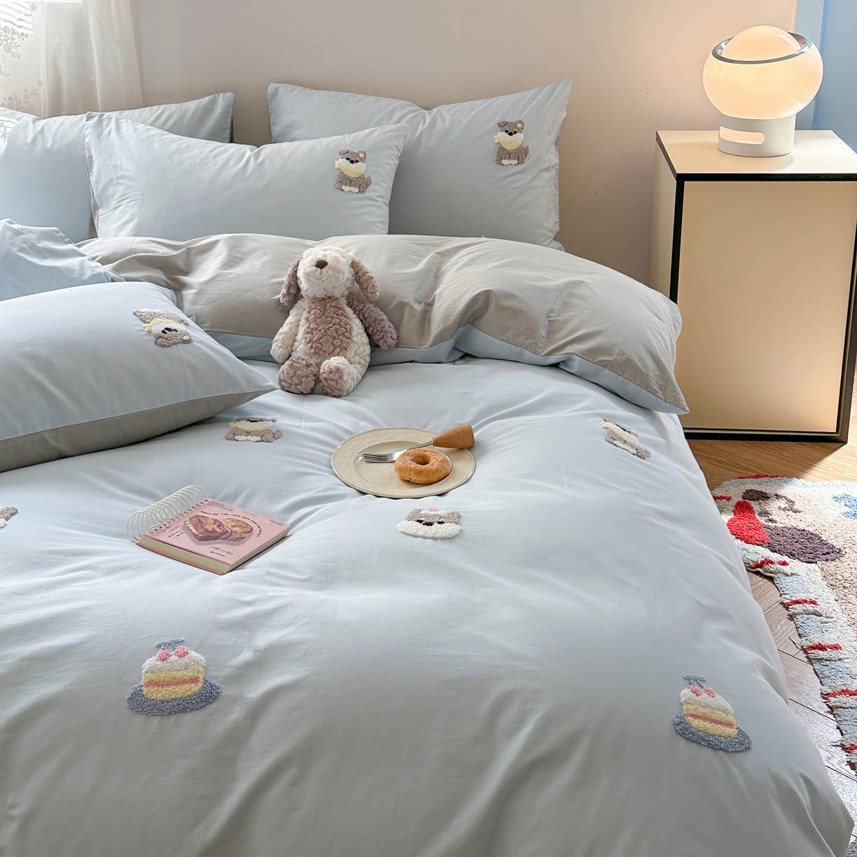 91家纺网 家纺一手货源 找家纺 丽涵家纺 2026新款50S全棉纯棉水洗棉毛巾绣花四件套幸运圣诞 小狗派对