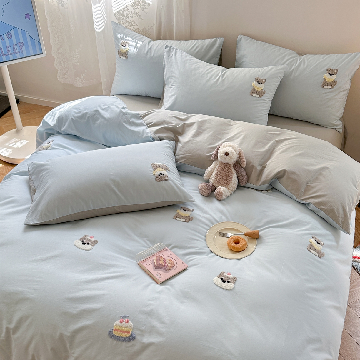 91家纺网 家纺一手货源 找家纺 丽涵家纺 2026新款50S全棉纯棉水洗棉毛巾绣花四件套幸运圣诞 小狗派对