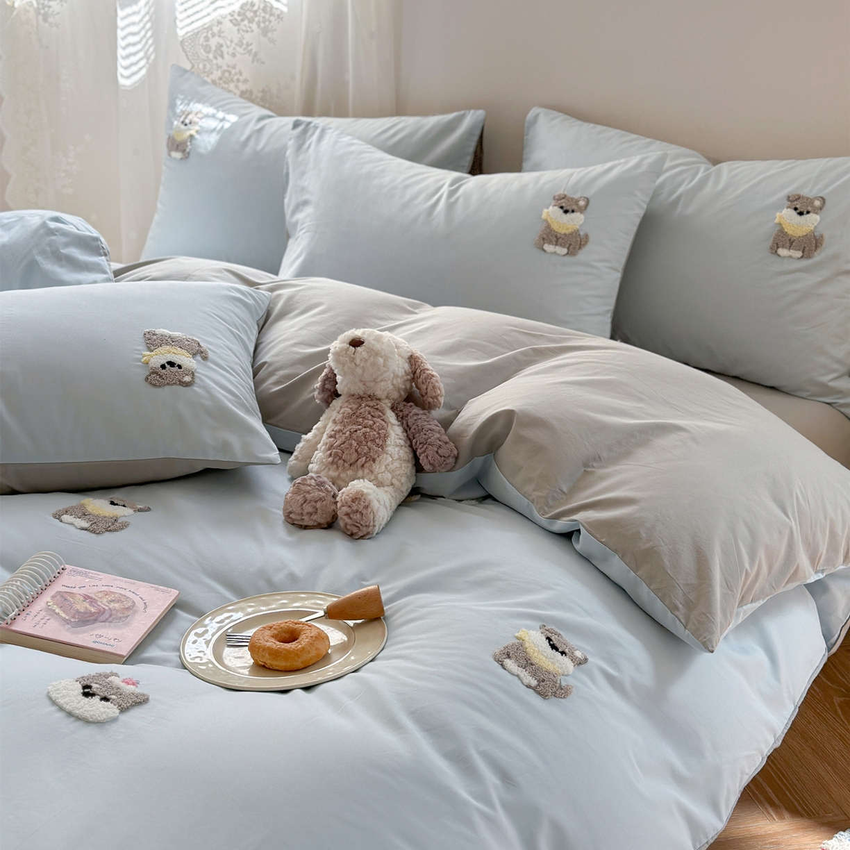 91家纺网 家纺一手货源 找家纺 丽涵家纺 2026新款50S全棉纯棉水洗棉毛巾绣花四件套幸运圣诞 小狗派对