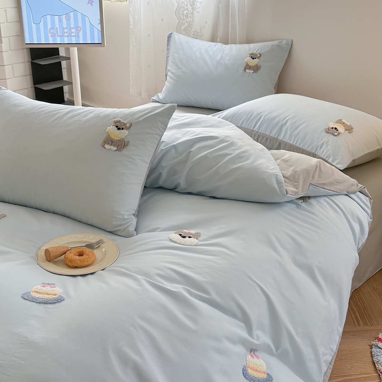 91家纺网 家纺一手货源 找家纺 丽涵家纺 2026新款50S全棉纯棉水洗棉毛巾绣花四件套幸运圣诞 小狗派对