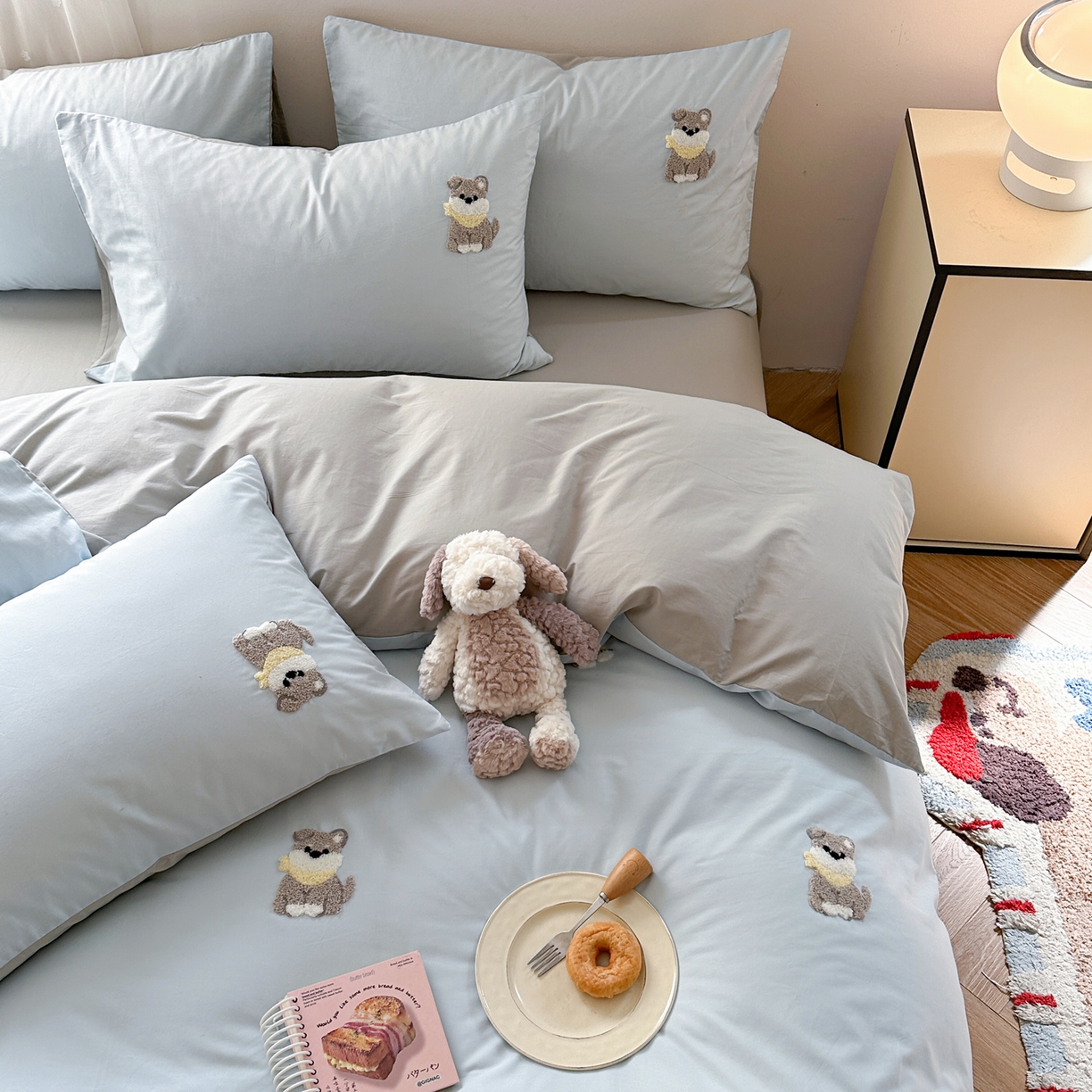 91家纺网 家纺一手货源 找家纺 丽涵家纺 2026新款50S全棉纯棉水洗棉毛巾绣花四件套幸运圣诞 小狗派对