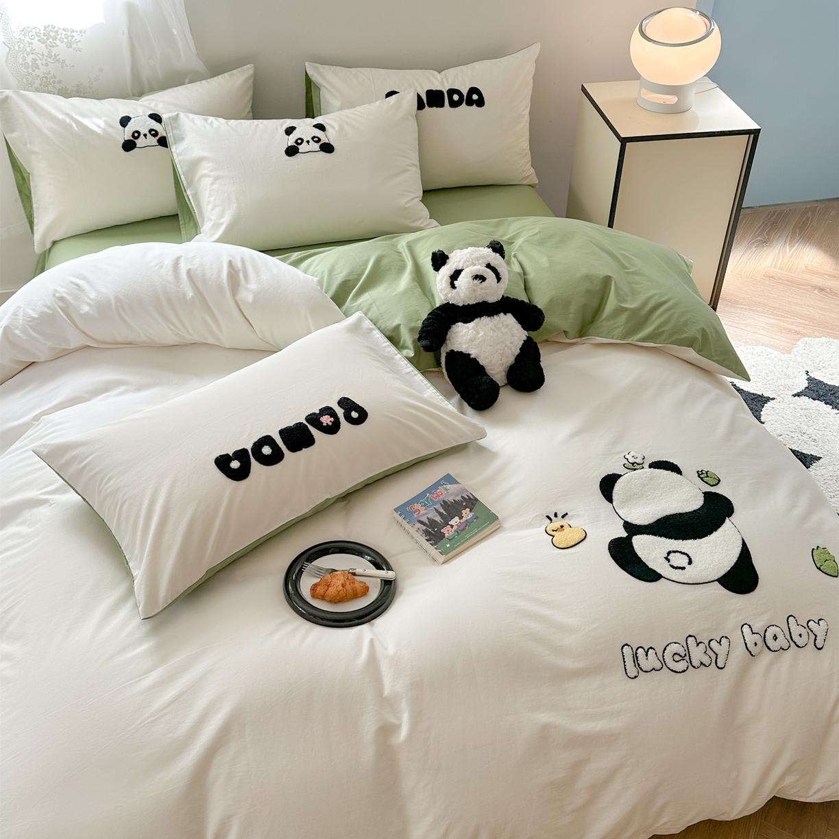 91家纺网 家纺一手货源 找家纺 丽涵家纺 2026新款50S全棉纯棉水洗棉毛巾绣花四件套幸运圣诞 熊猫嘟嘟