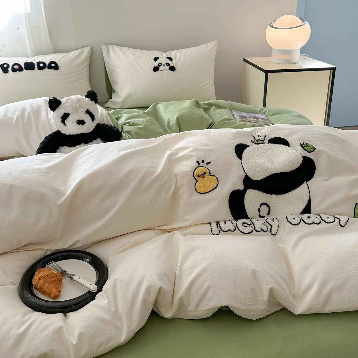 91家纺网 家纺一手货源 找家纺 丽涵家纺 2026新款50S全棉纯棉水洗棉毛巾绣花四件套幸运圣诞 熊猫嘟嘟