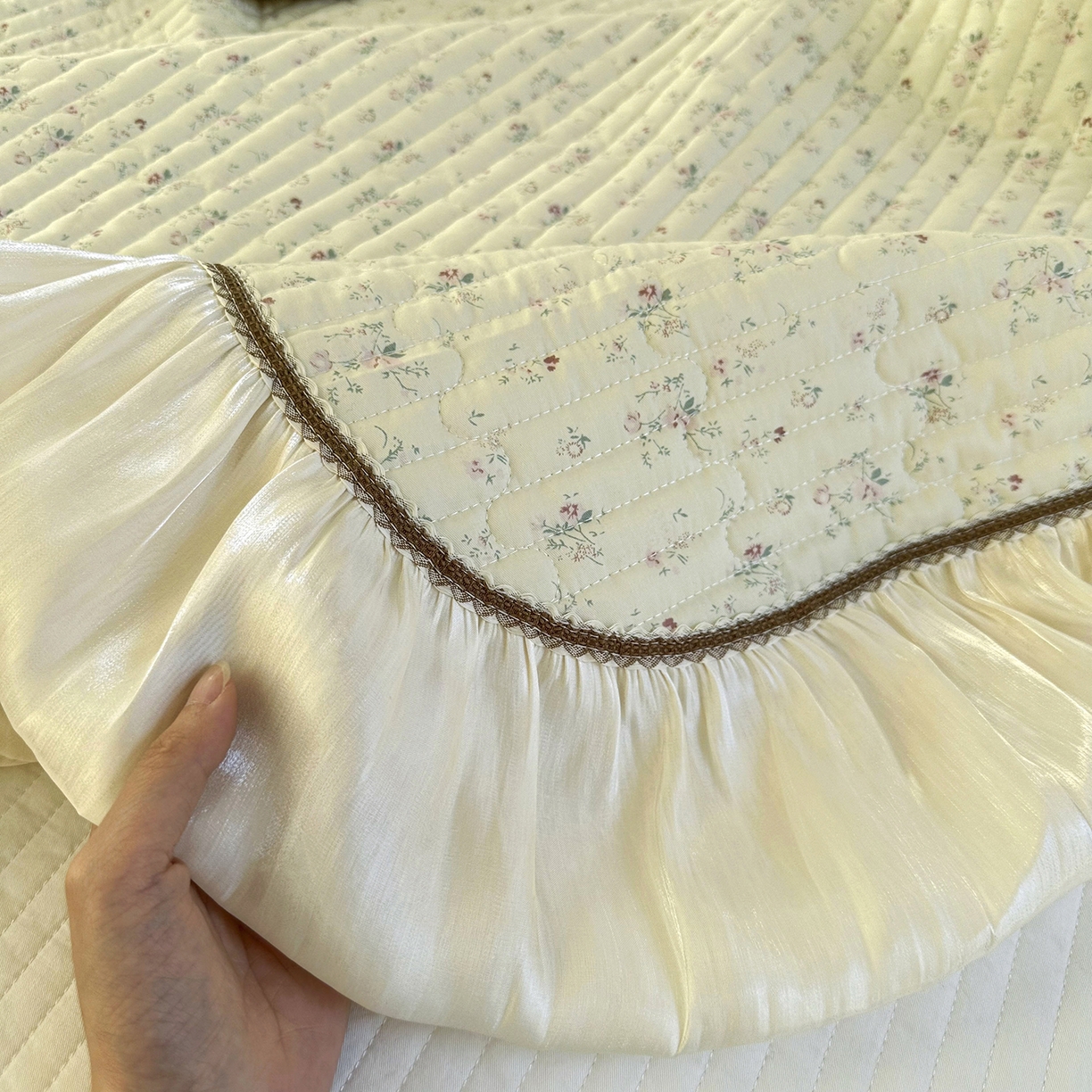 91家纺网 家纺一手货源 找家纺 美优兰 2026新款全棉13372法式花边床盖（含买家秀） 花影