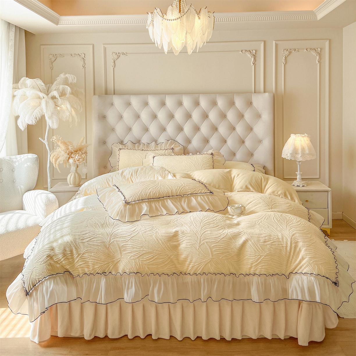 91家纺网 家纺一手货源 找家纺 满座家居 2025爆款230克高克重雕花牛奶绒床盖四件套  金枝玉叶-米咖