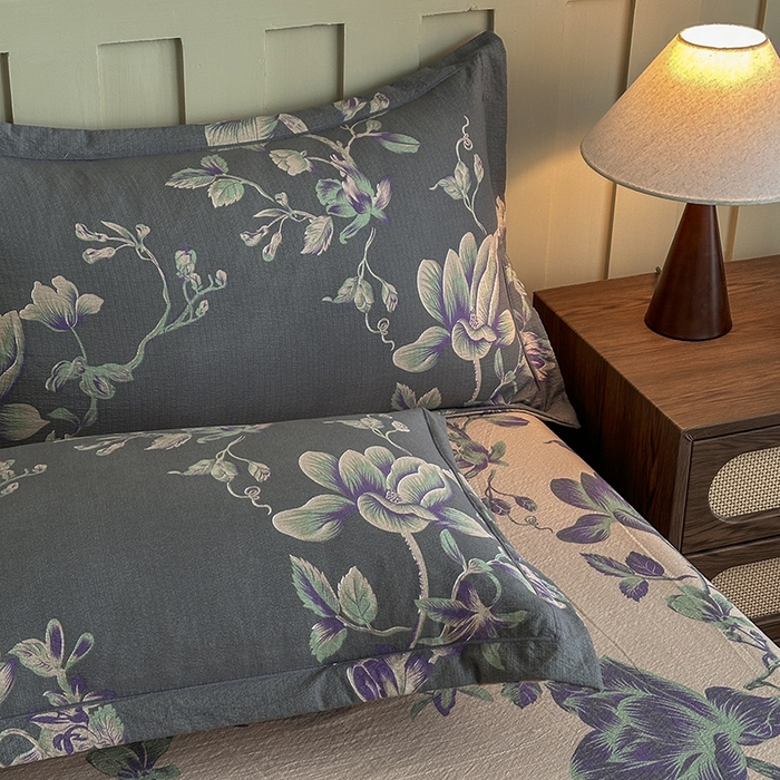 91家纺网 家纺一手货源 找家纺 大元 2026新款亲肤水洗棉双层纱提花四件套 兰花草-灰