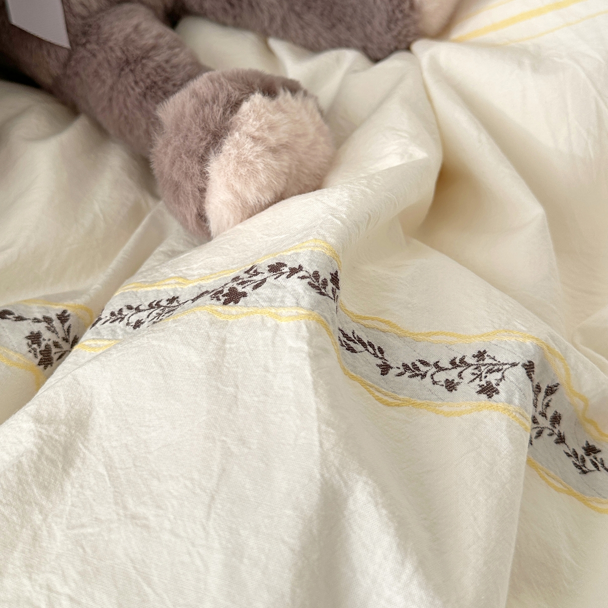 91家纺网 家纺一手货源 找家纺 艾咪-Amy ntmy 2026新款法式复古风全棉纯棉色织提花四件套-繁花 繁花驼