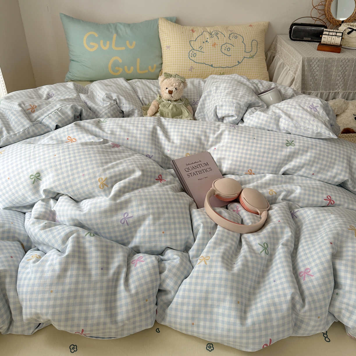 91家纺网 家纺一手货源 找家纺 瑞莱 2026春季13372印花大版枕套甜酷风四件套 夏日恋格（蓝）