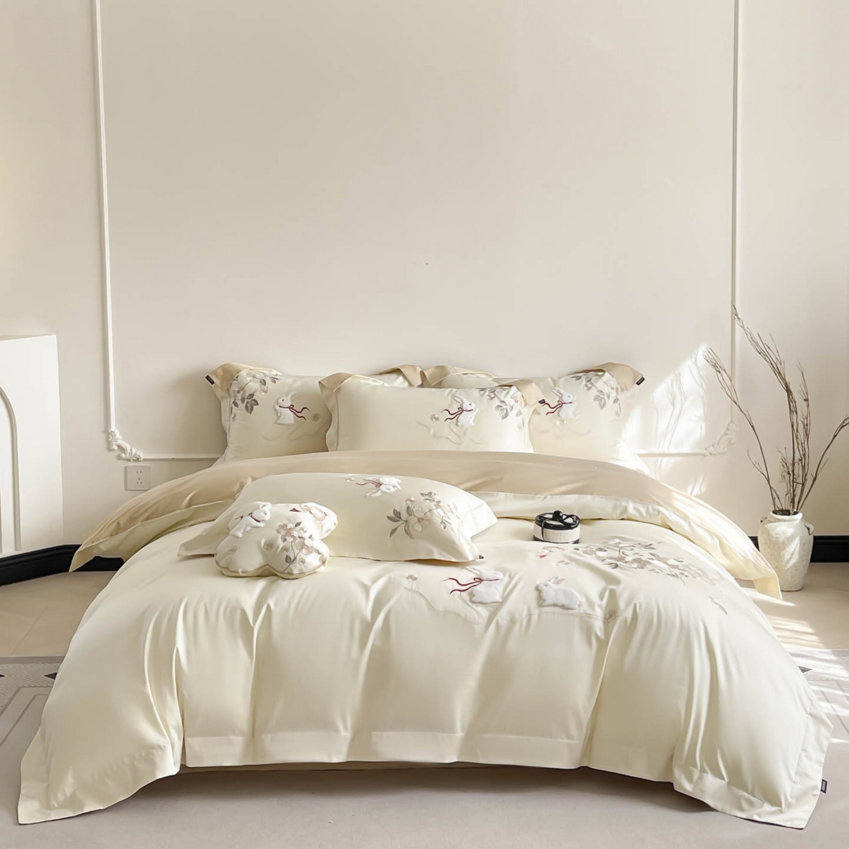 91家纺网 家纺一手货源 找家纺  2026新年锦鲤A类贡缎长绒棉四件套纯棉重工刺绣被套床单床笠喜庆床上用品-柏丽兔 柏丽兔-金