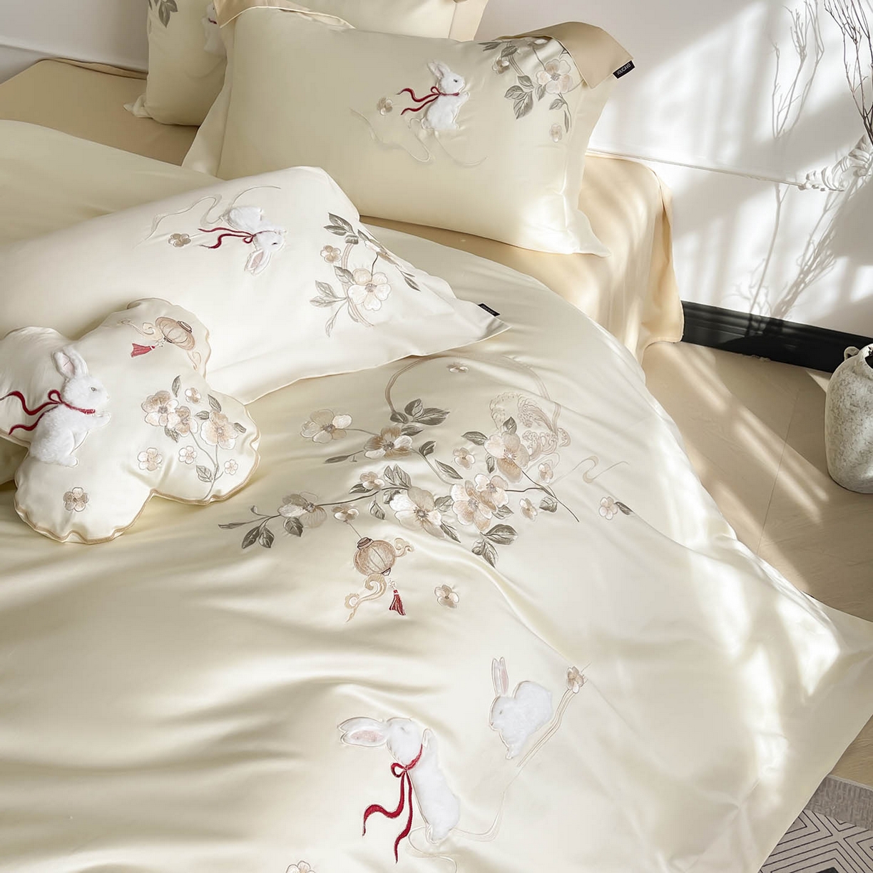 91家纺网 家纺一手货源 找家纺  2026新年锦鲤A类贡缎长绒棉四件套纯棉重工刺绣被套床单床笠喜庆床上用品-柏丽兔 柏丽兔-金