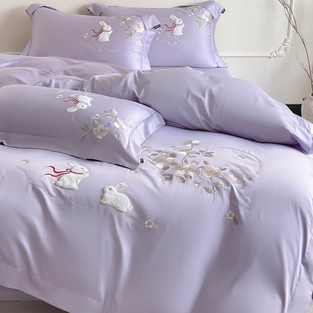 91家纺网 家纺一手货源 找家纺  2026新年锦鲤A类贡缎长绒棉四件套纯棉重工刺绣被套床单床笠喜庆床上用品-柏丽兔 柏丽兔-紫
