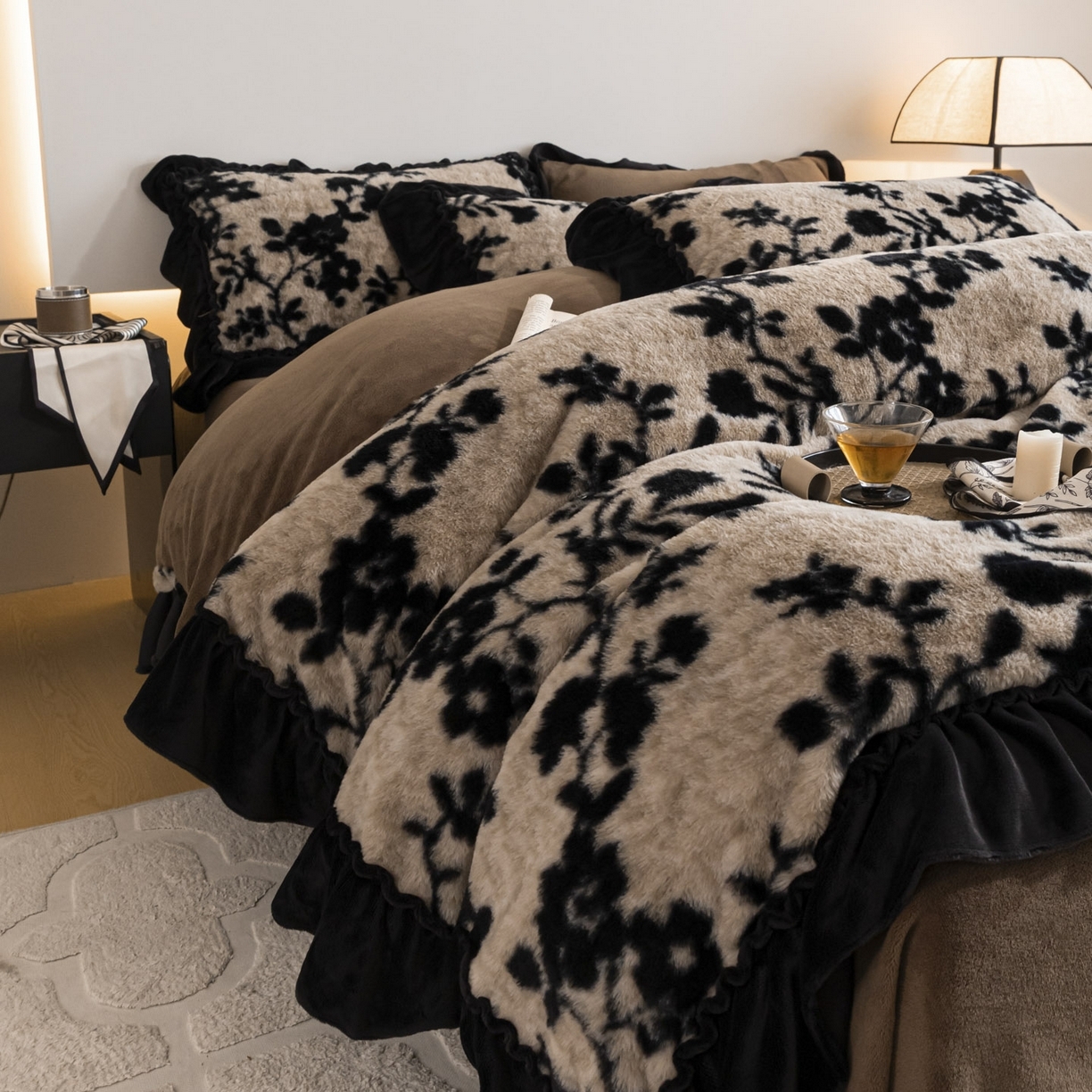 91家纺网 家纺一手货源 找家纺 （总）迪梦姿家纺 2025新款轻奢美拉德高克重兔毛花边床单四件套