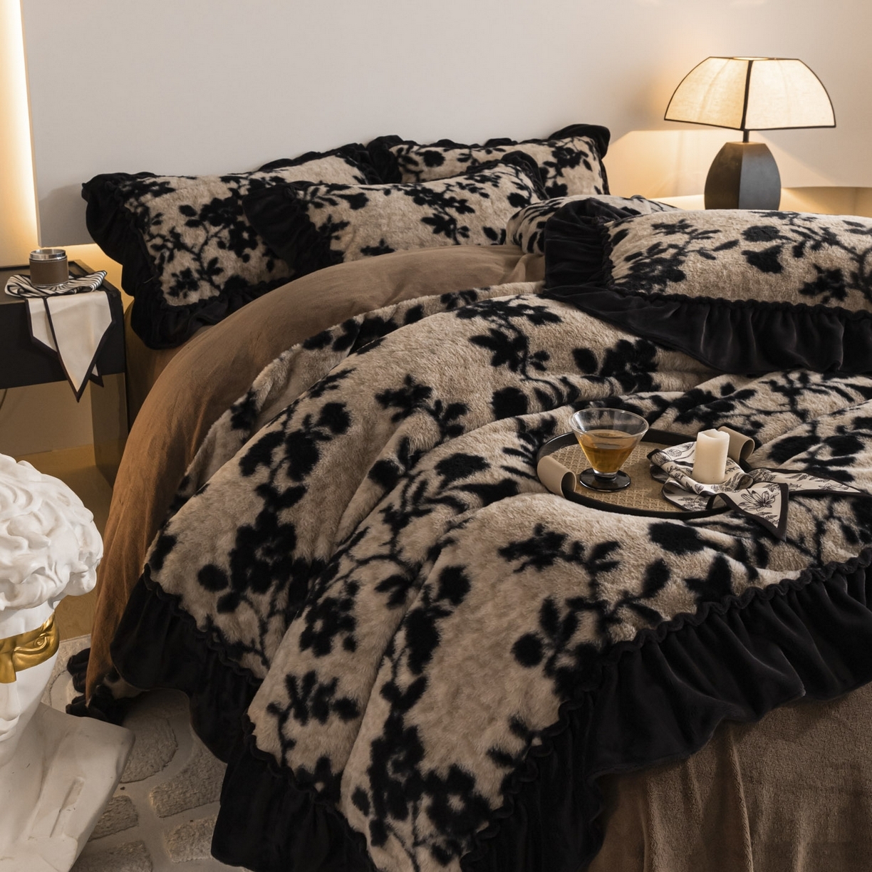 91家纺网 家纺一手货源 找家纺 （总）迪梦姿家纺 2025新款轻奢美拉德高克重兔毛花边床单四件套