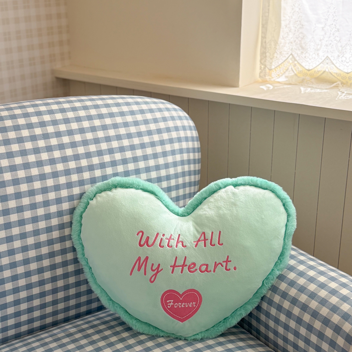 91家纺网 家纺一手货源 找家纺  【3.7周六秒杀 三人助力9.9带回家】水晶绒马卡龙爱心抱枕