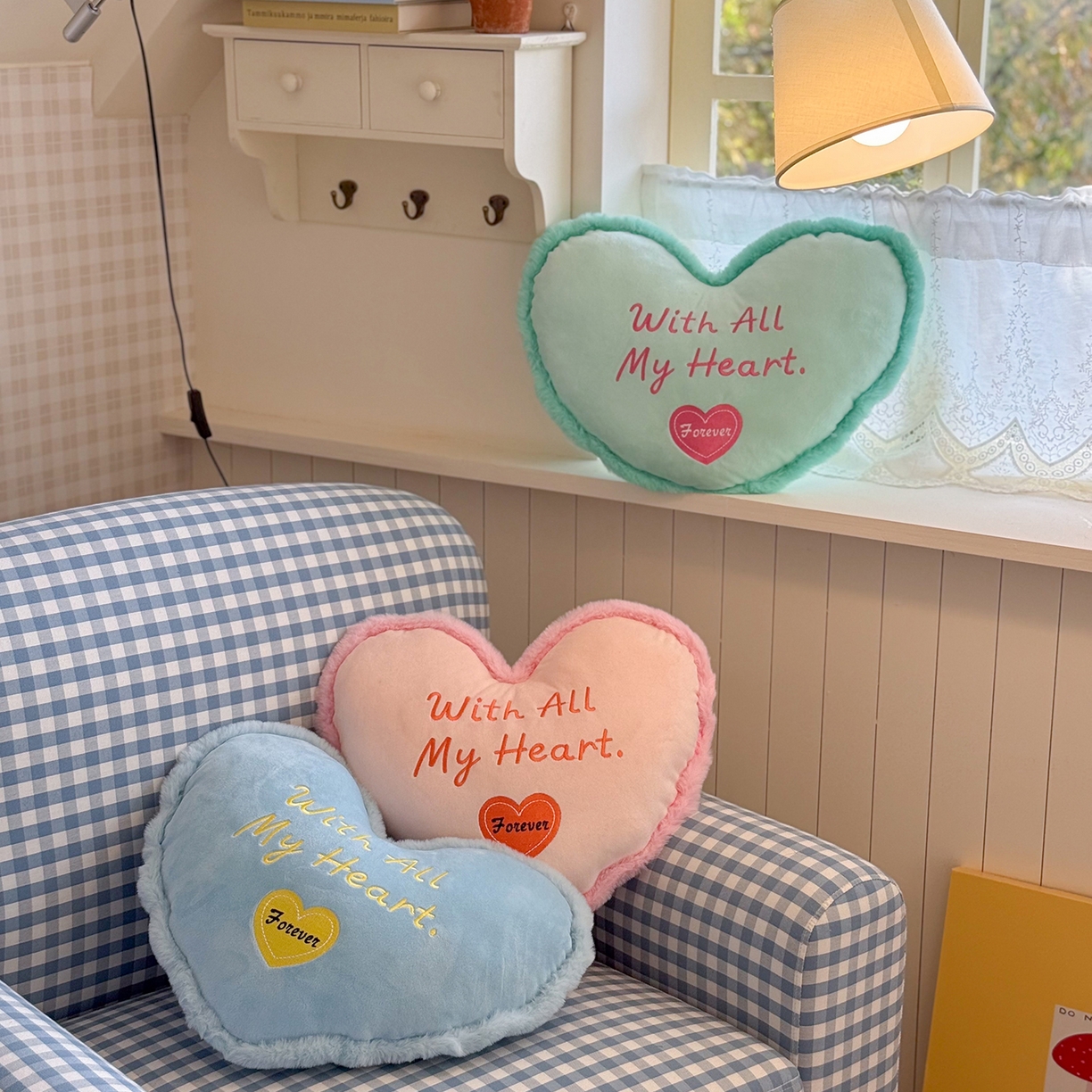 91家纺网 家纺一手货源 找家纺  【3.7周六秒杀 三人助力9.9带回家】水晶绒马卡龙爱心抱枕