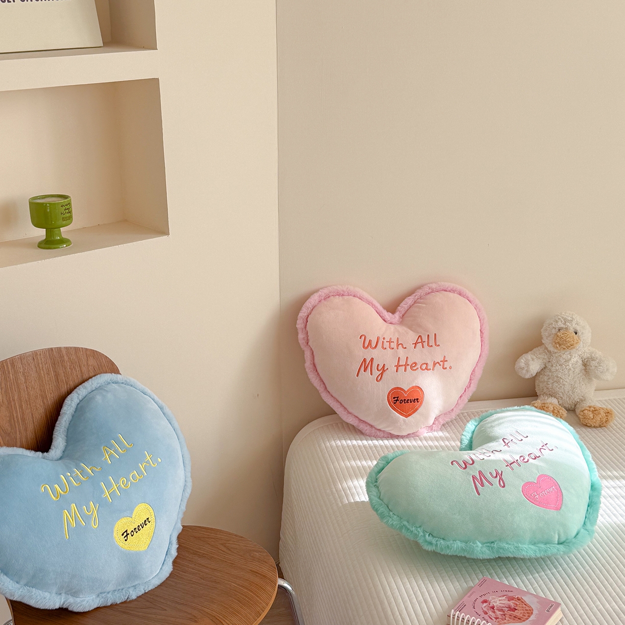 91家纺网 家纺一手货源 找家纺 美茉家居 2026新款水晶绒马卡龙爱心抱枕 天蓝色