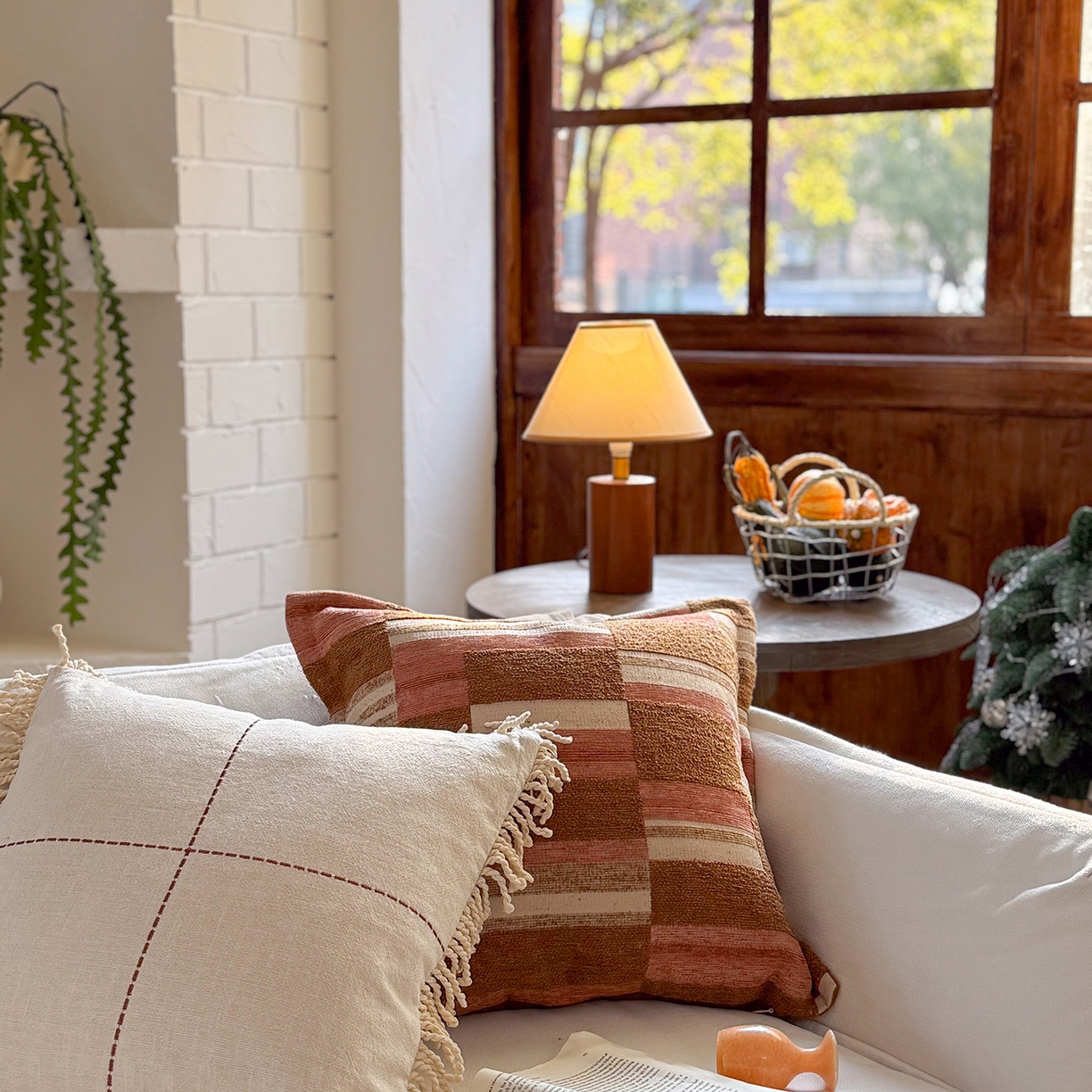 91家纺网 家纺一手货源 找家纺 美茉家居 2026新款阡陌角落抱枕组合 棉麻流苏款