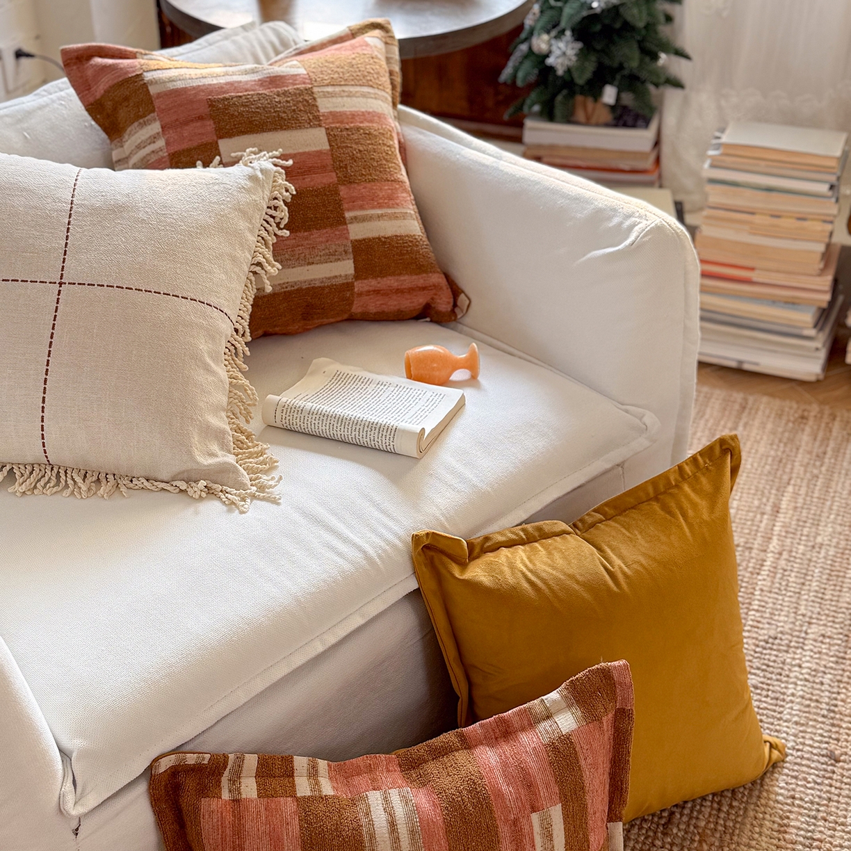 91家纺网 家纺一手货源 找家纺 美茉家居 2026新款阡陌角落抱枕组合 荷兰绒款