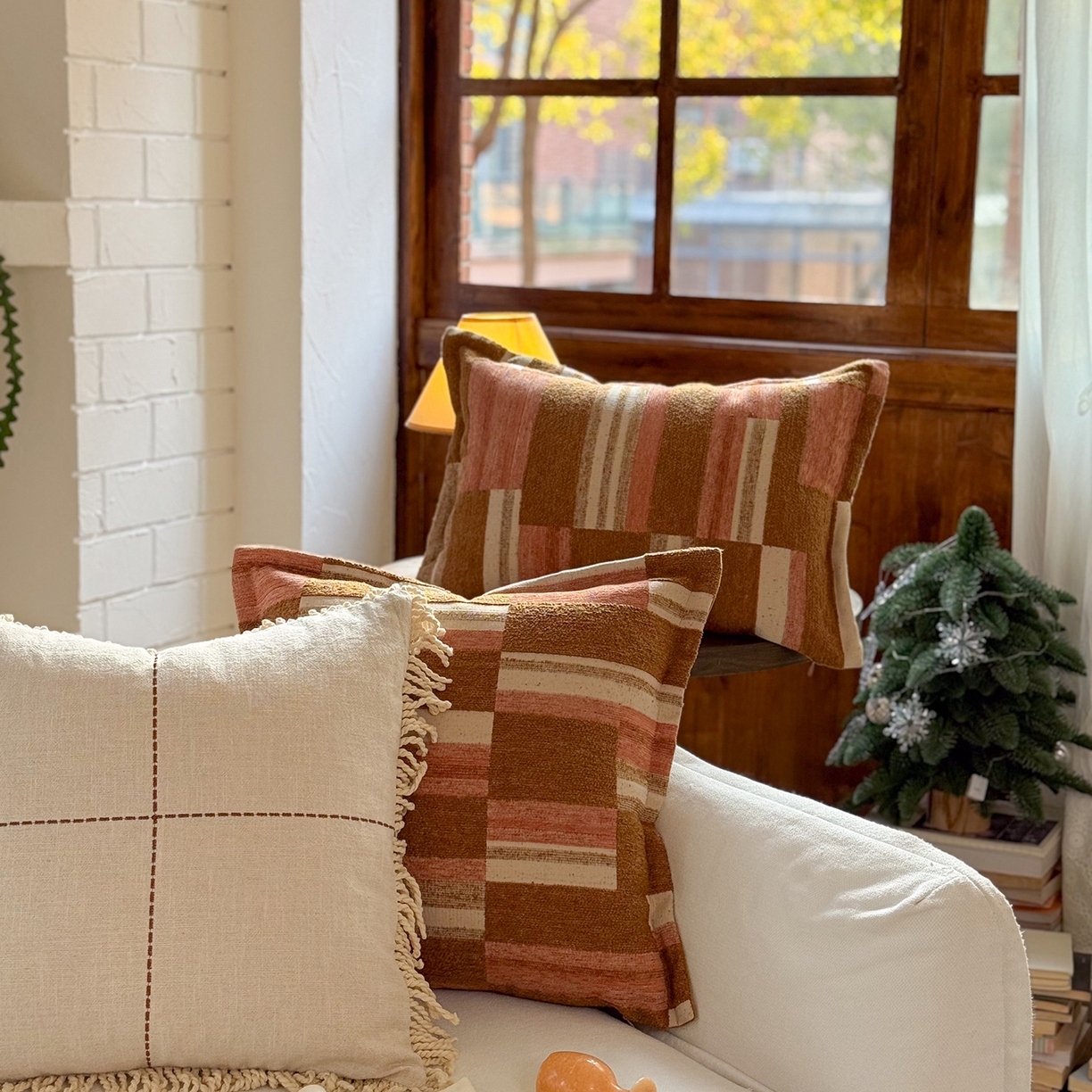 91家纺网 家纺一手货源 找家纺 美茉家居 2026新款阡陌角落抱枕组合 棉麻流苏款