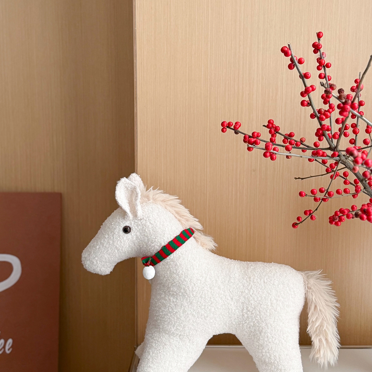 91家纺网 家纺一手货源 找家纺 美茉家居 2025新款小马立体玩偶抱枕 绿马