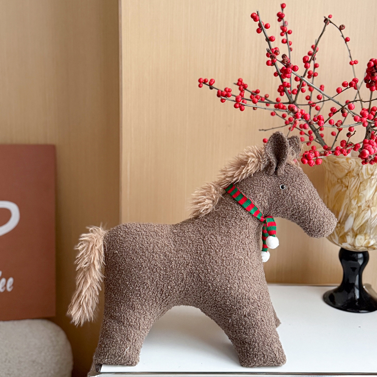 91家纺网 家纺一手货源 找家纺 （总）美茉家居 2025新款小马立体玩偶抱枕