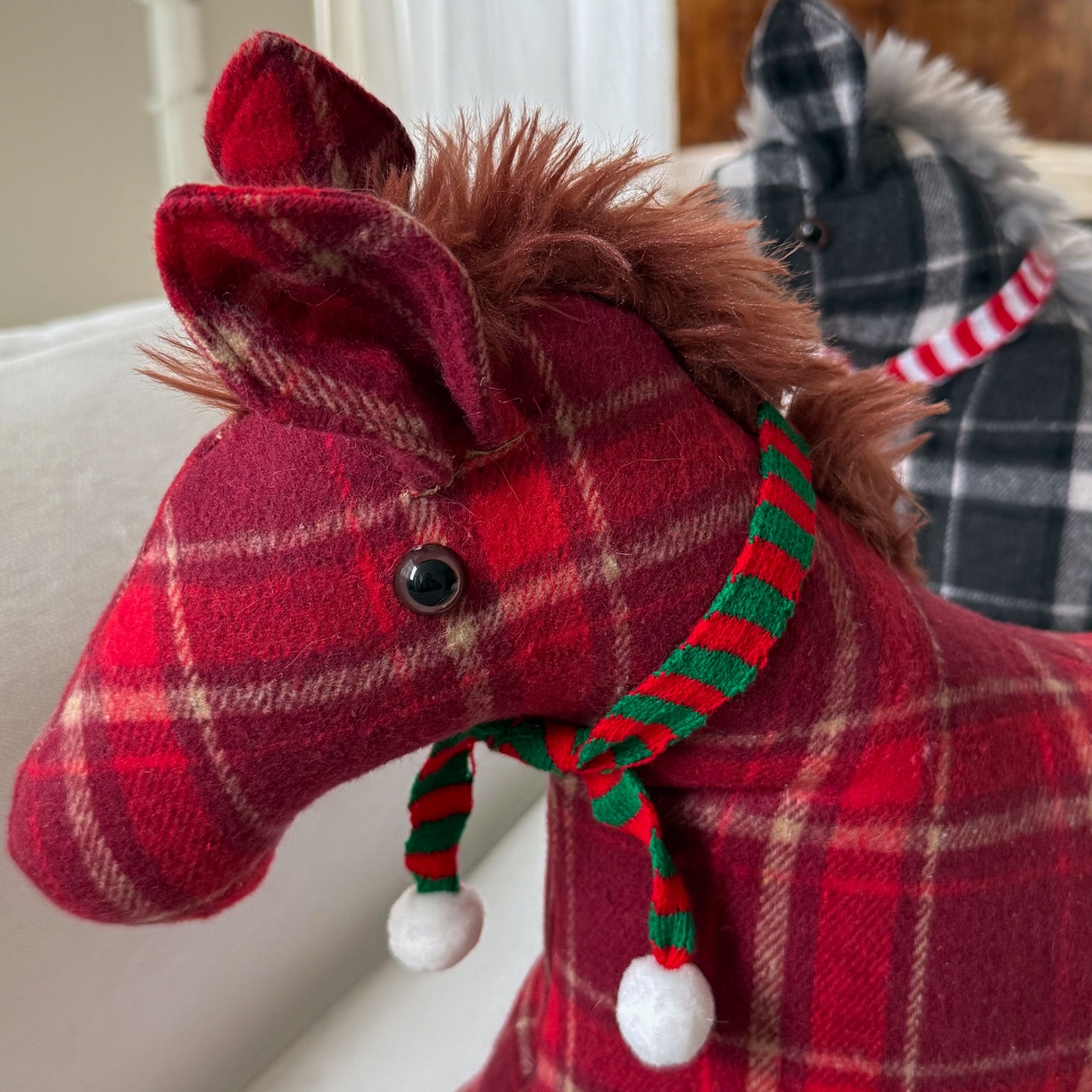 91家纺网 家纺一手货源 找家纺 （总）美茉家居 2025新款小马立体玩偶抱枕