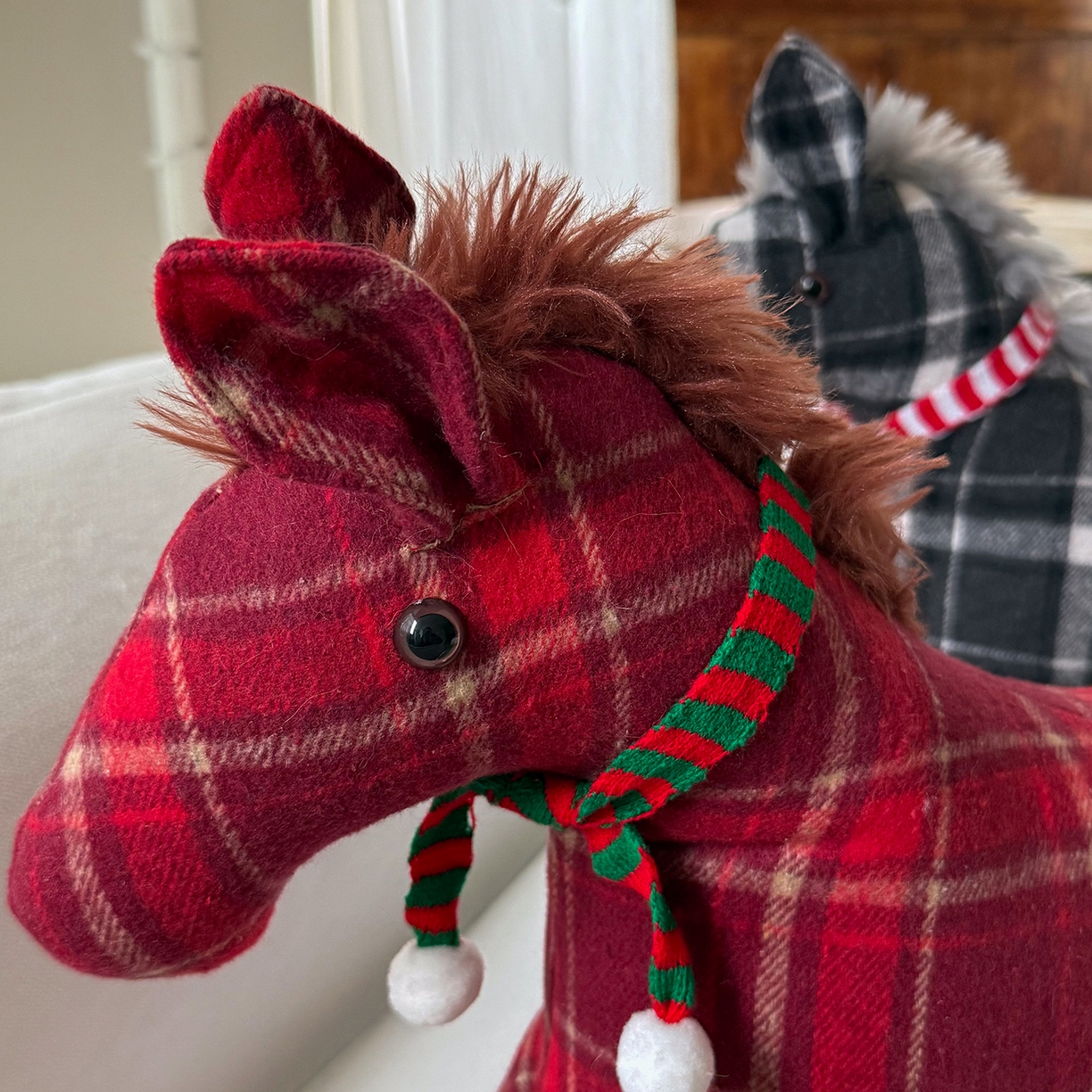 91家纺网 家纺一手货源 找家纺 （总）美茉家居 2025新款小马立体玩偶抱枕