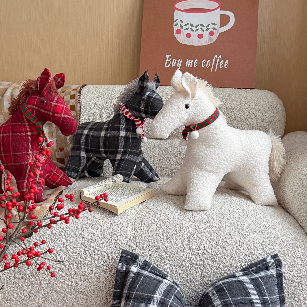 91家纺网 家纺一手货源 找家纺 （总）美茉家居 2025新款小马立体玩偶抱枕