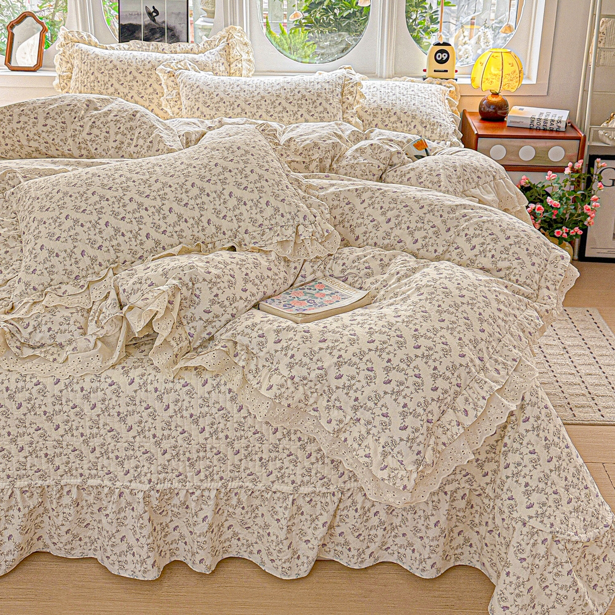 91家纺网 家纺一手货源 找家纺  梦莱斯 2026新款小清新可爱风纯棉花边床盖四件套 杏野繁花