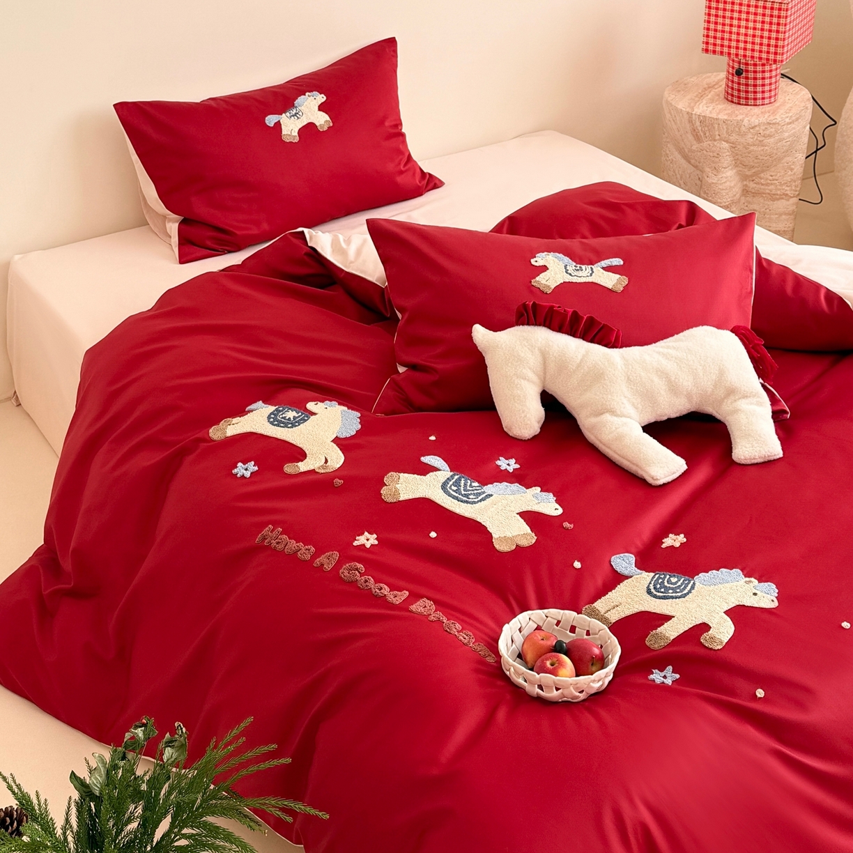 91家纺网 家纺一手货源 找家纺 （总）鹿班家居 2026春夏新款100S长绒棉纯棉毛巾绣系列四件套-幸运小马（标准会员-20元）