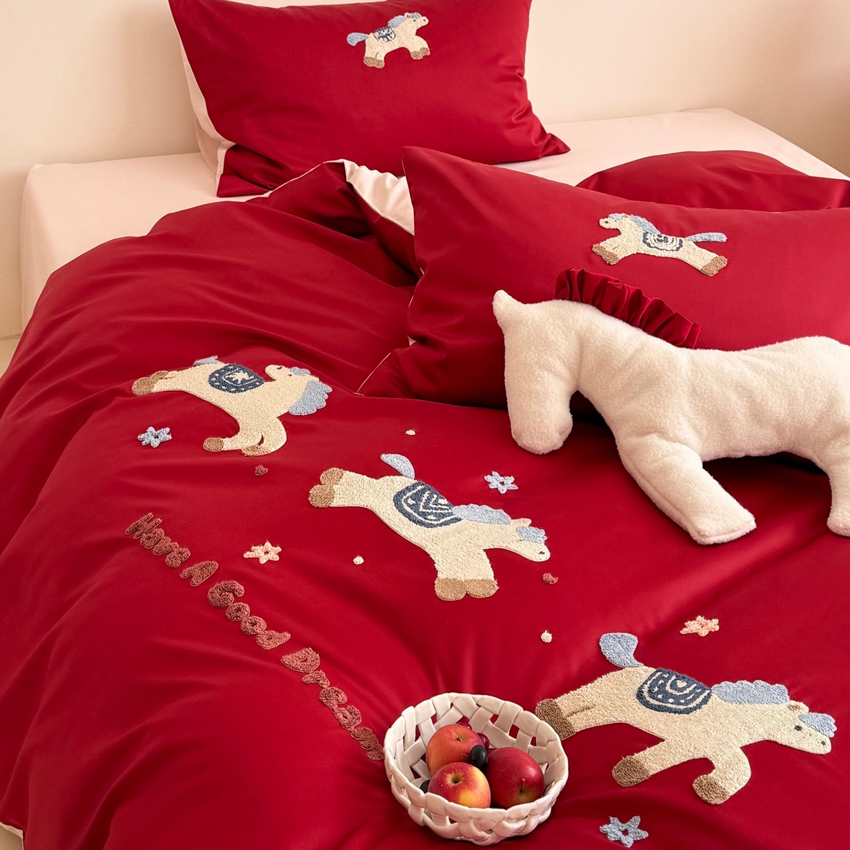 91家纺网 家纺一手货源 找家纺 （总）鹿班家居 2026春夏新款100S长绒棉纯棉毛巾绣系列四件套-幸运小马（标准会员-20元）