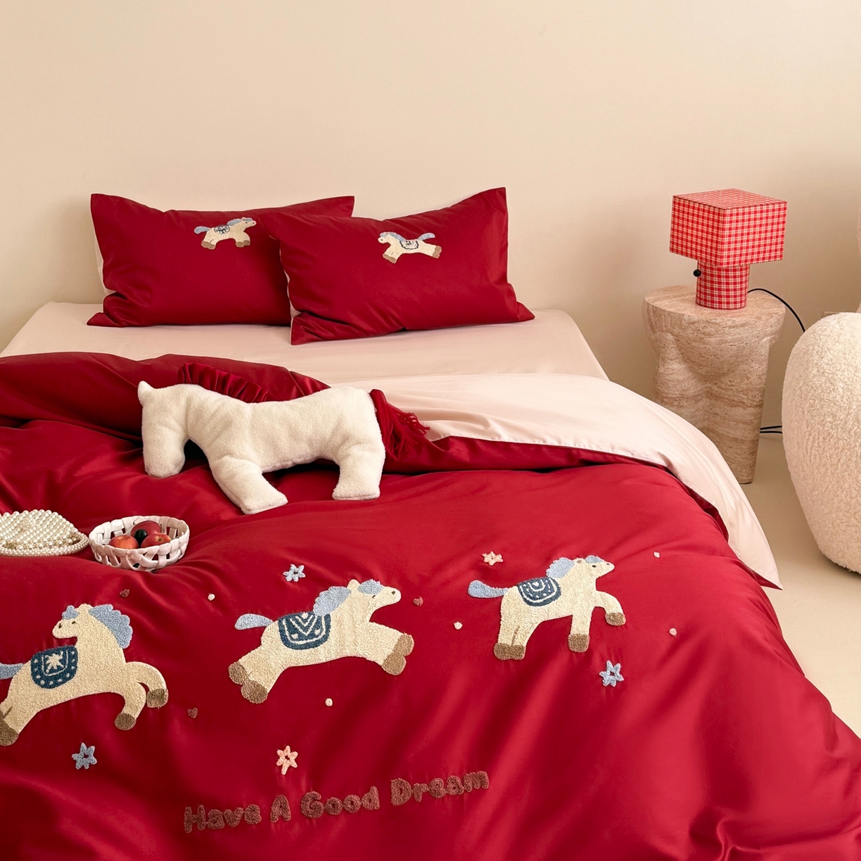 91家纺网 家纺一手货源 找家纺 （总）鹿班家居 2026春夏新款100S长绒棉纯棉毛巾绣系列四件套-幸运小马（标准会员-20元）