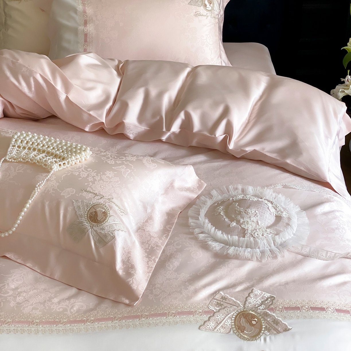 91家纺网 家纺一手货源 找家纺 （总）初拾 2026春夏新款全棉纯棉蕾丝提花绣花四件套-巴黎恋人