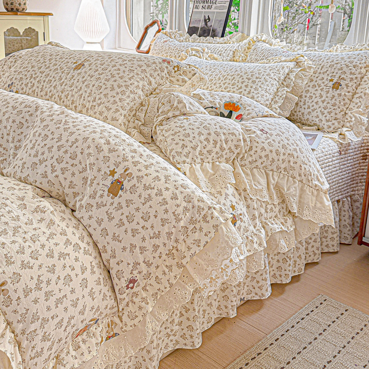 91家纺网 家纺一手货源 找家纺  梦莱斯 2026新款小清新可爱风纯棉花边床盖四件套 午后时光