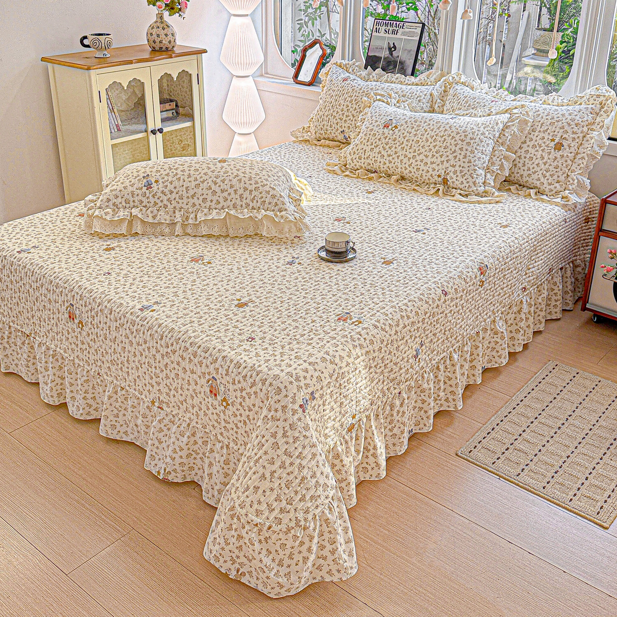 91家纺网 家纺一手货源 找家纺  梦莱斯 2026新款小清新可爱风纯棉花边床盖四件套 午后时光